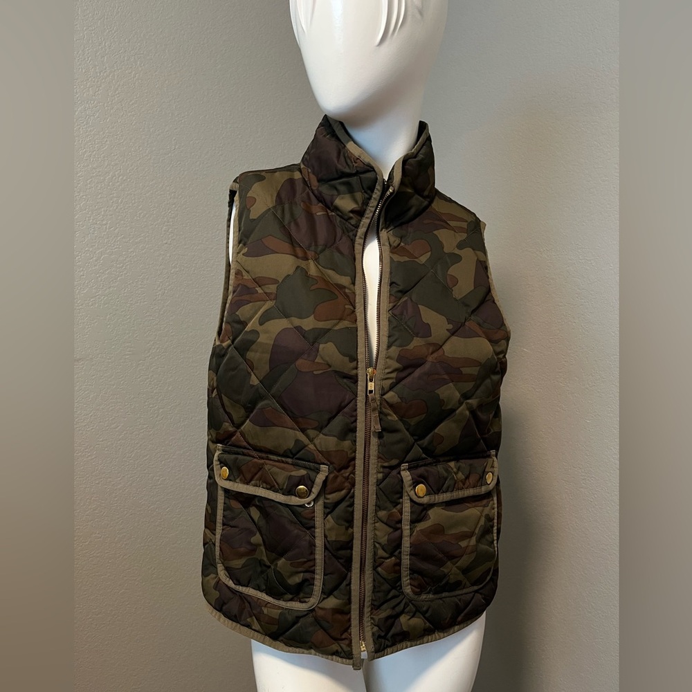 J. CREW Women’s Brown /Olive Camouflage Zip Front Quilted Puffer Vest Size M